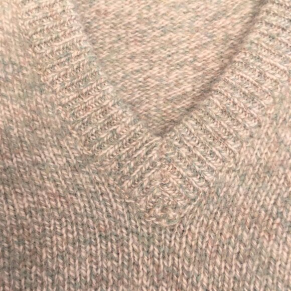 Scotland Cashmere 2-ply Sweater V-neck Pullover Sleeves Tan Men's Small Unisex - Picture 3 of 16